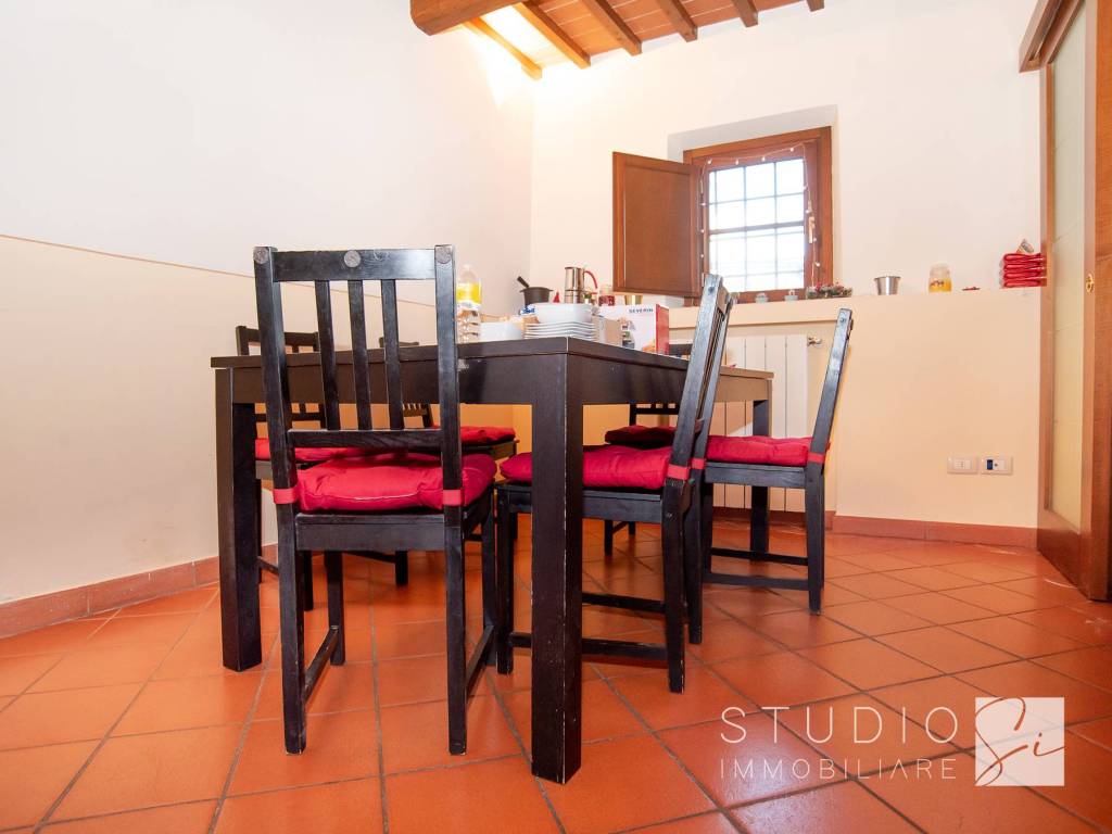 casa indipendente in vendita a Pistoia in zona Spazzavento