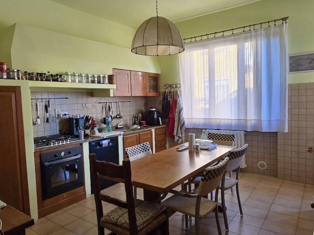 appartamento in vendita a Pistoia in zona Bottegone