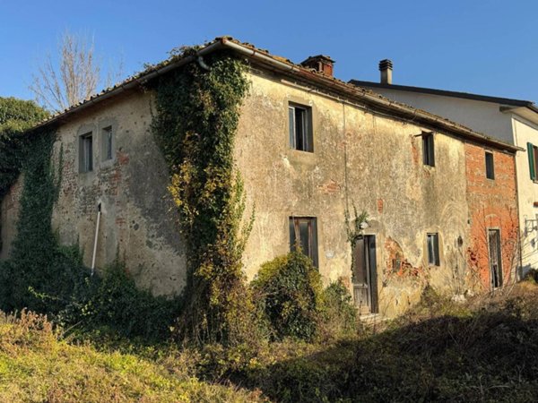 casa indipendente in vendita a Pistoia in zona Spazzavento
