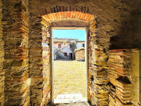 casa indipendente in vendita a Pistoia in zona Santomoro