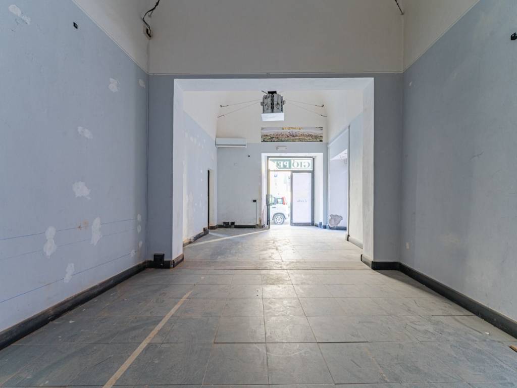 negozio in vendita a Pistoia