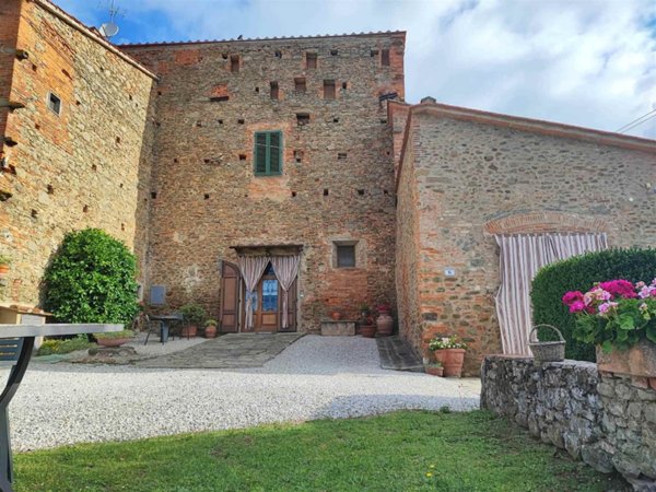 casa indipendente in vendita a Pistoia