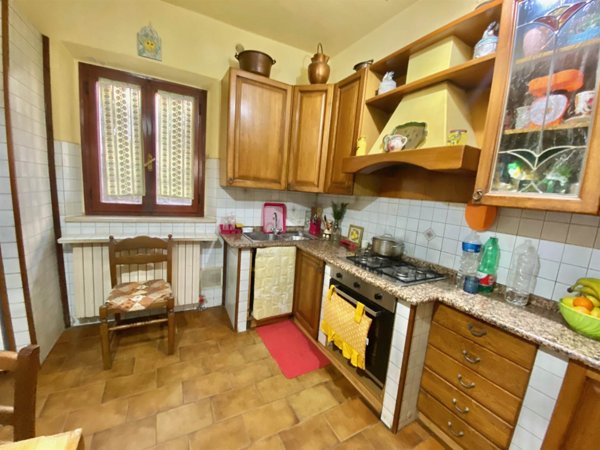 casa indipendente in vendita a Pistoia in zona Spazzavento