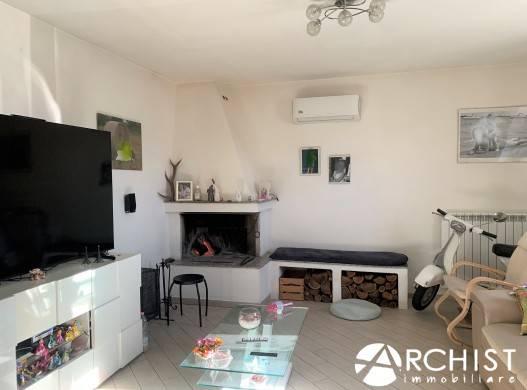 casa indipendente in vendita a Pistoia in zona Spazzavento