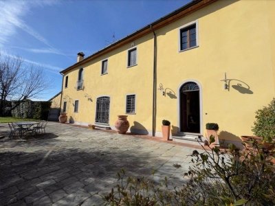 casa semindipendente in vendita a Pistoia in zona Centro Città