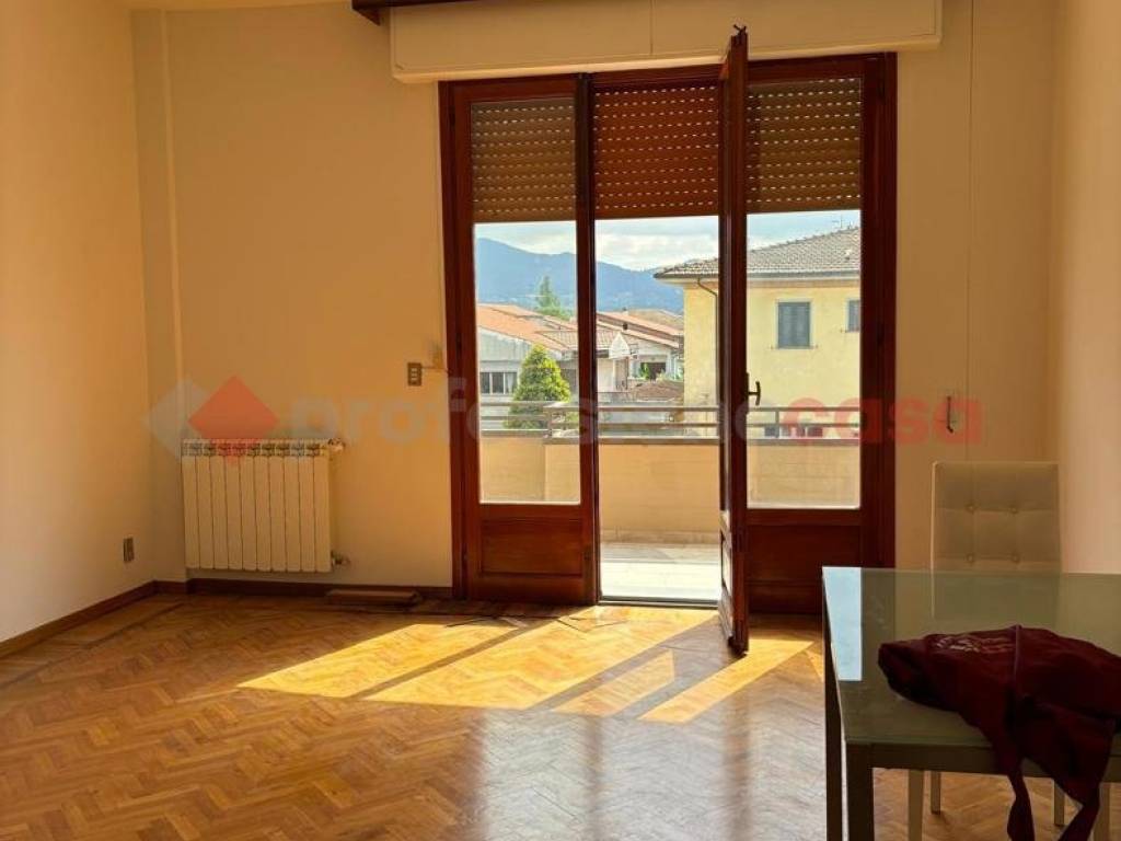 appartamento in vendita a Pistoia in zona Bottegone