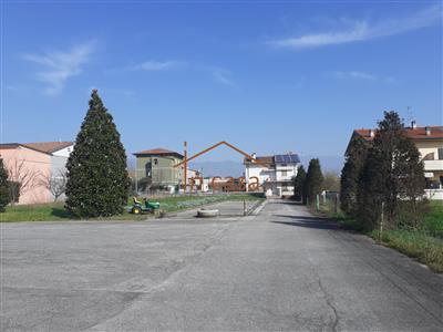 locale commerciale in vendita a Pistoia