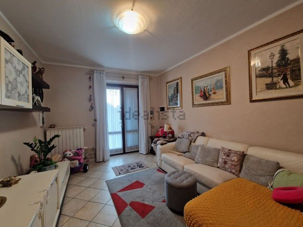 casa indipendente in vendita a Pistoia in zona Bottegone