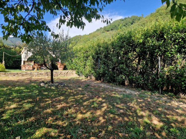 casa indipendente in vendita a Pistoia in zona Baggio