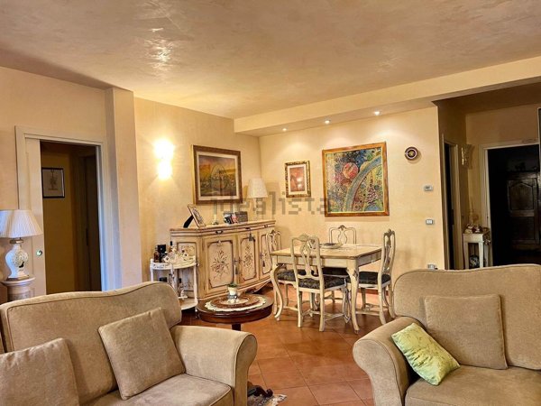 casa indipendente in vendita a Pistoia