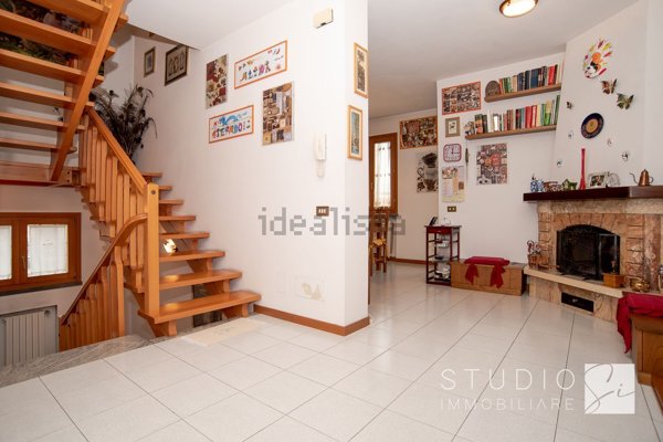 casa indipendente in vendita a Pistoia