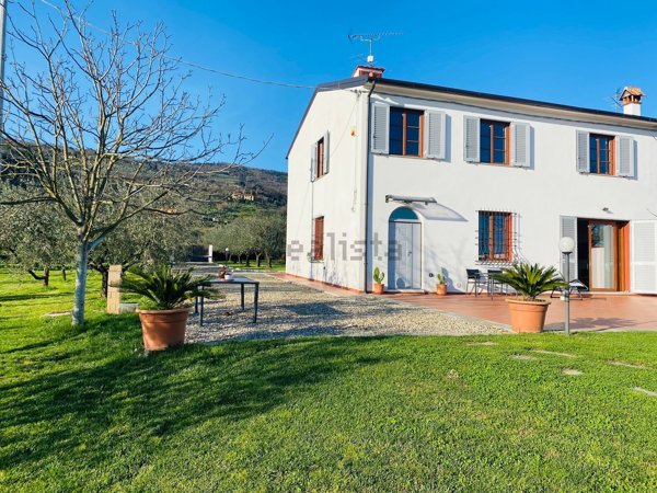 casa indipendente in vendita a Pistoia