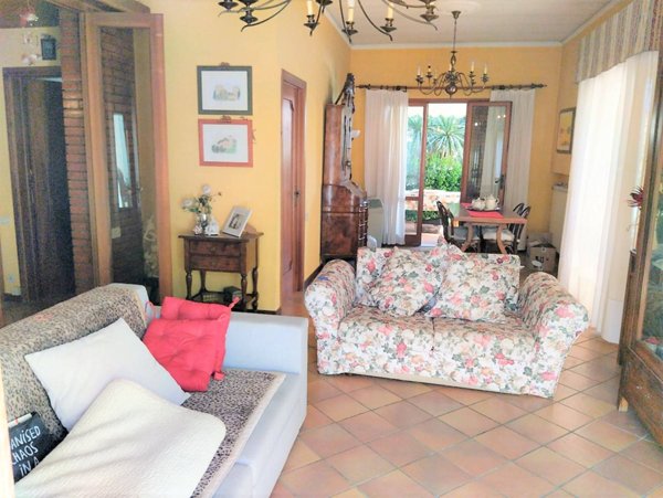 casa indipendente in vendita a Pistoia