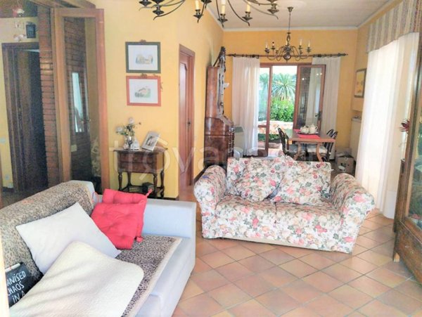 casa indipendente in vendita a Pistoia