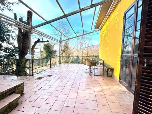 casa indipendente in vendita a Pistoia in zona Cireglio
