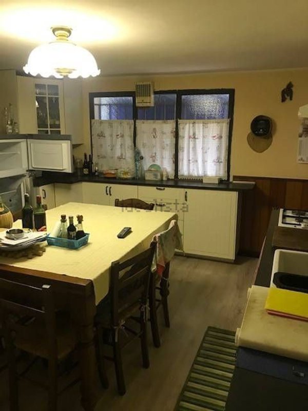 casa indipendente in vendita a Pistoia