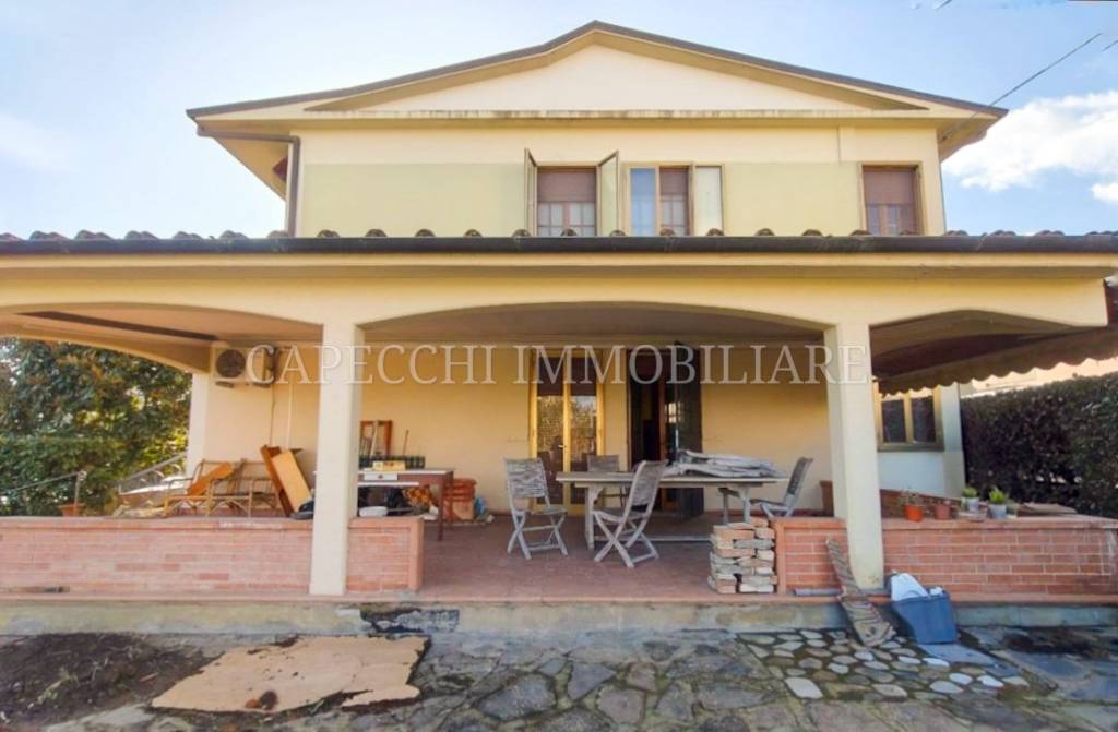 casa indipendente in vendita a Pistoia in zona Spazzavento