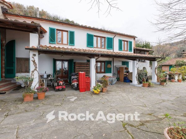 casa indipendente in vendita a Pistoia in zona La Cugna