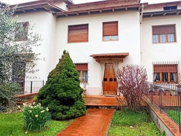casa indipendente in vendita a Pistoia