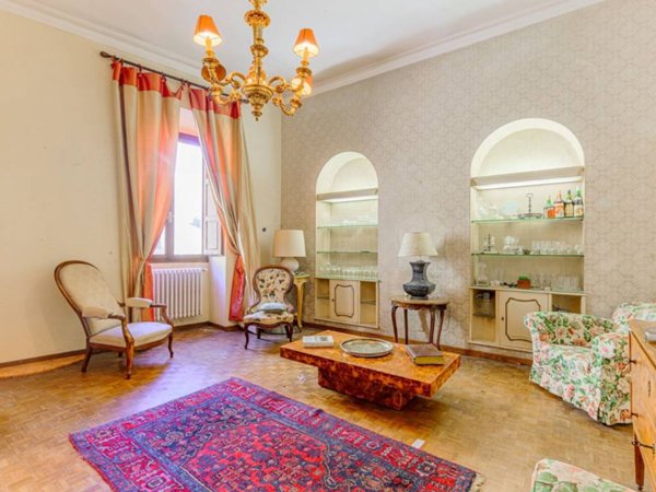 casa indipendente in vendita a Pistoia in zona Centro Città