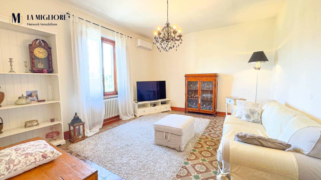 casa indipendente in vendita a Pistoia in zona Acqualunga