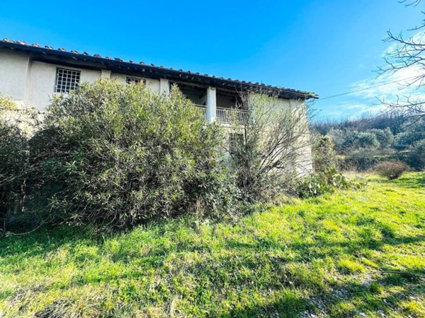 casa indipendente in vendita a Pistoia
