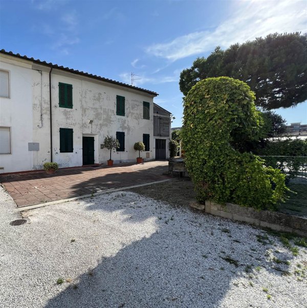 casa indipendente in vendita a Pistoia