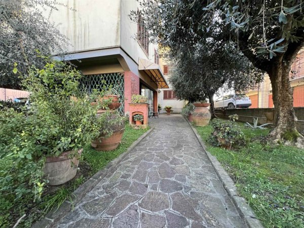 appartamento in vendita a Pistoia in zona Stadio