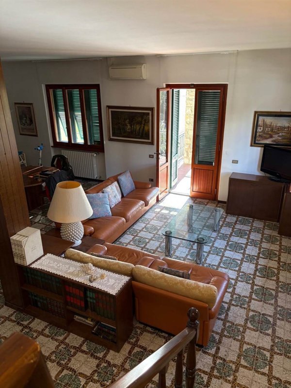 casa indipendente in vendita a Pistoia in zona Stadio