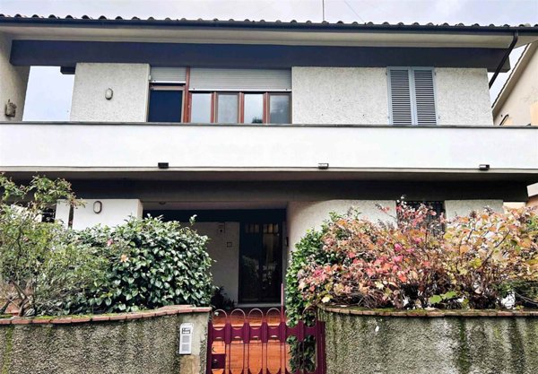 casa indipendente in vendita a Pistoia