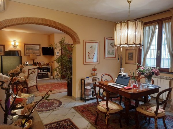 casa indipendente in vendita a Pistoia in zona Centro Città