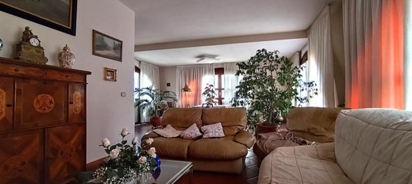 casa indipendente in vendita a Pistoia in zona Cireglio