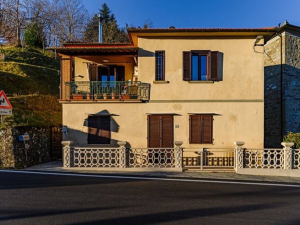 appartamento in vendita a Pistoia in zona Cireglio