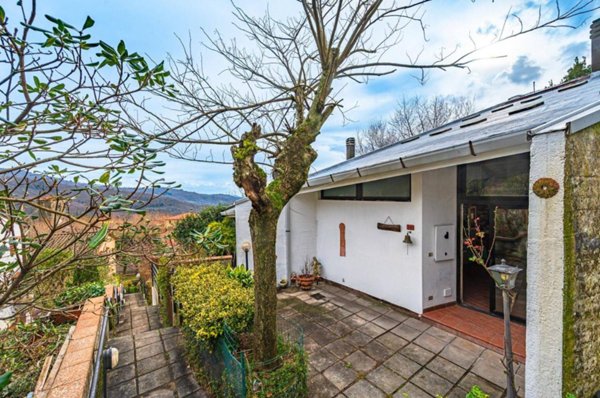 casa indipendente in vendita a Pistoia in zona Sammommè