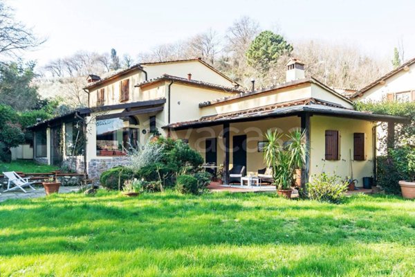 casa indipendente in vendita a Pistoia