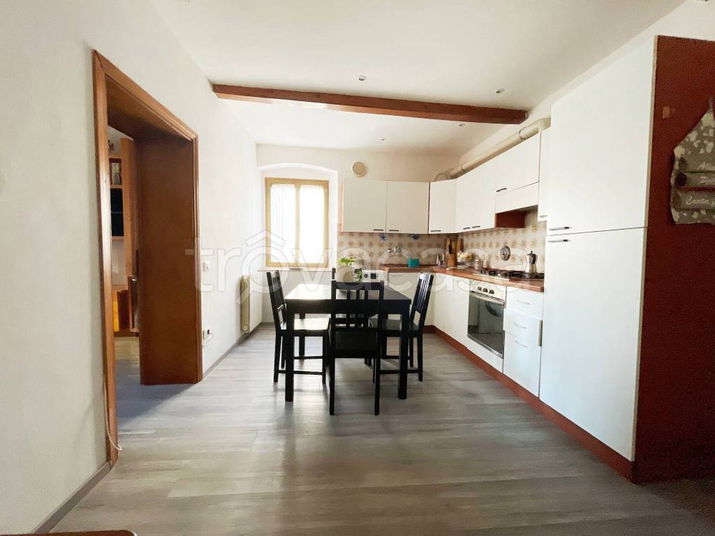 appartamento in vendita a Pistoia in zona Centro Città
