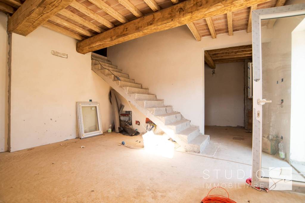casa indipendente in vendita a Pistoia in zona Spazzavento