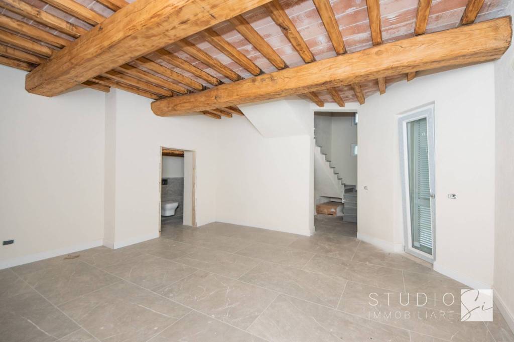 casa indipendente in vendita a Pistoia in zona Spazzavento