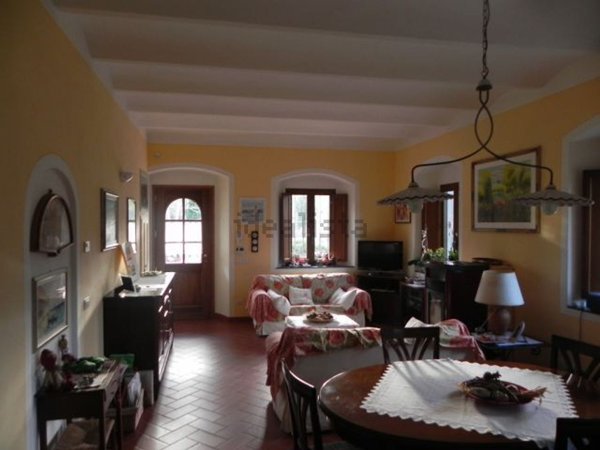 casale in vendita a Pistoia in zona Le Grazie