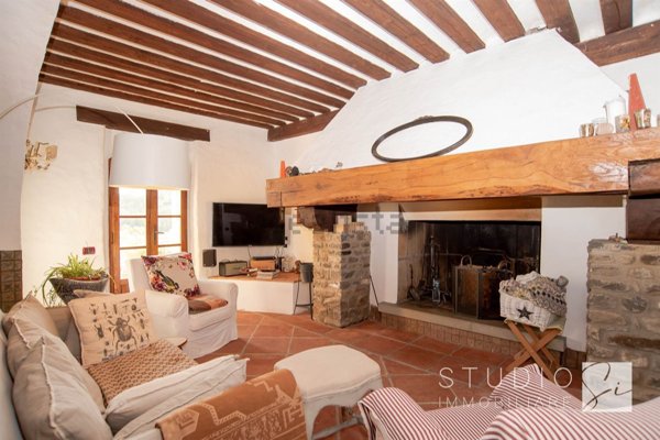casa indipendente in vendita a Pistoia in zona Campiglio