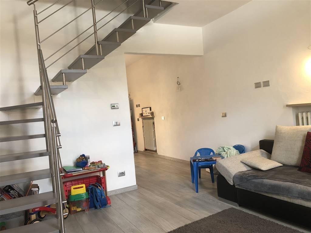 casa indipendente in vendita a Pistoia in zona Pontelungo