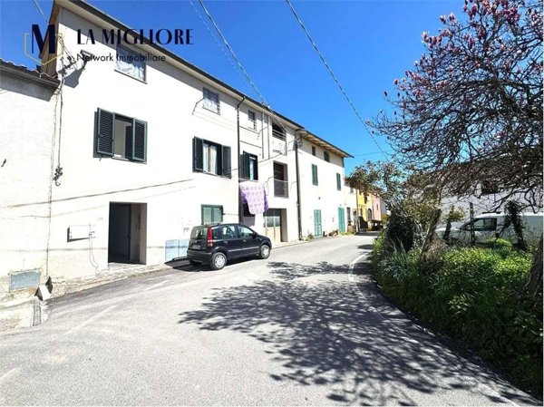 appartamento in vendita a Pistoia in zona Bottegone
