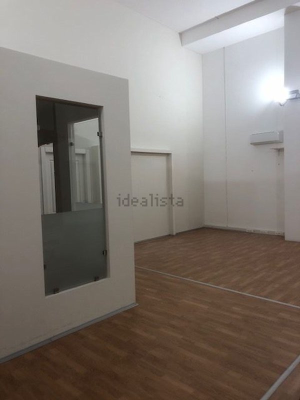 locale di sgombero in vendita a Pistoia in zona Bottegone