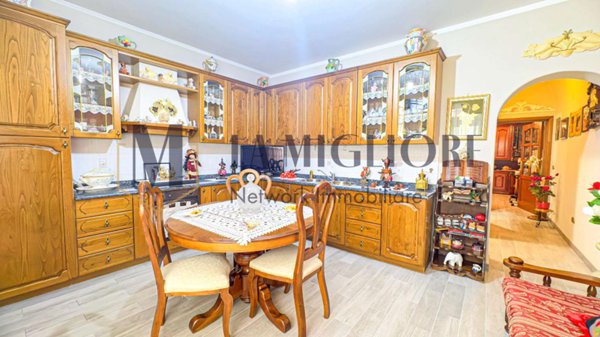 casa indipendente in vendita a Pistoia in zona Spazzavento