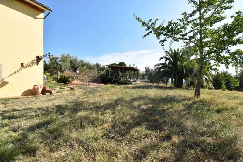 casa indipendente in vendita a Pistoia