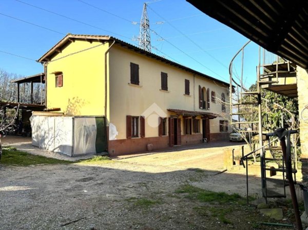 casa indipendente in vendita a Pistoia