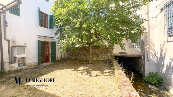 casa indipendente in vendita a Pistoia