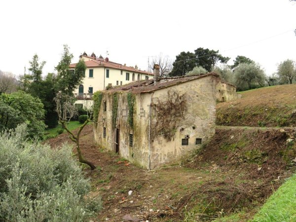 casa indipendente in vendita a Pistoia in zona Centro Città