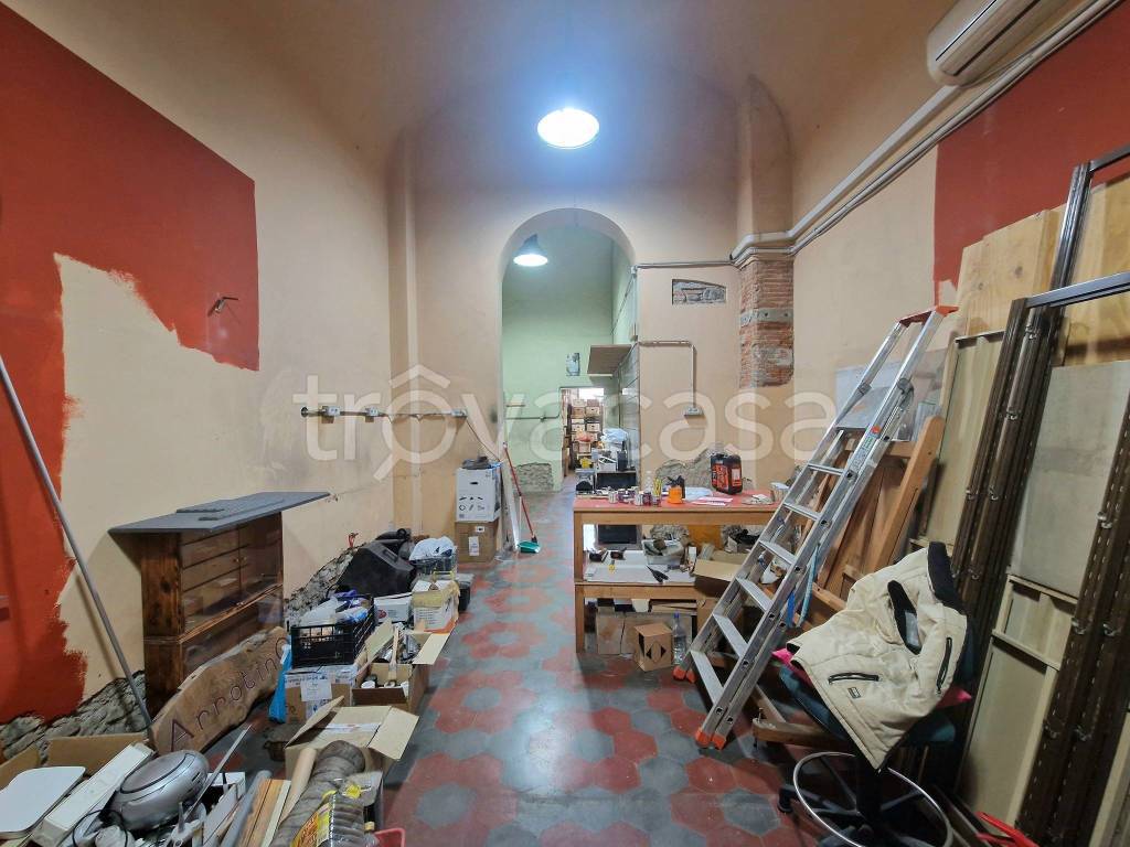 negozio in vendita a Pistoia in zona Centro Città