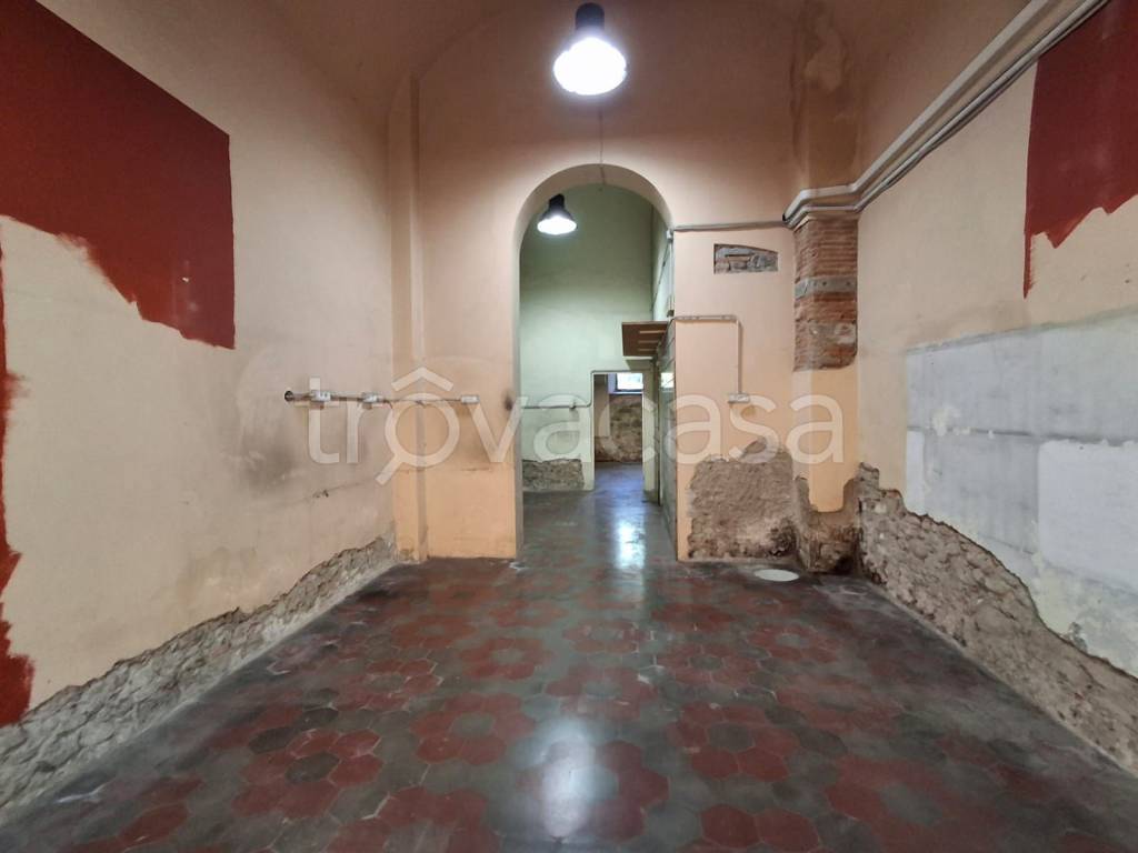 negozio in vendita a Pistoia in zona Centro Città